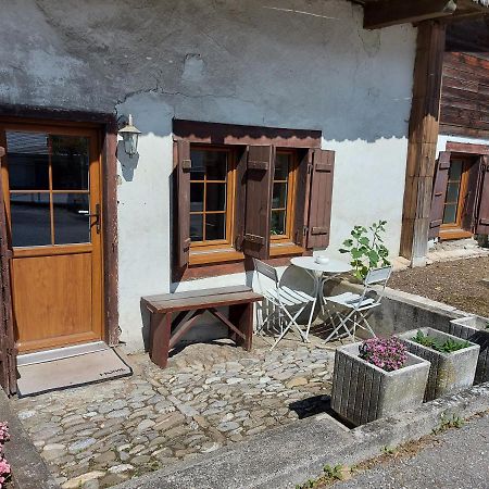 Appartement Voute En Gruyere Dans L'Intyamon Enney ภายนอก รูปภาพ