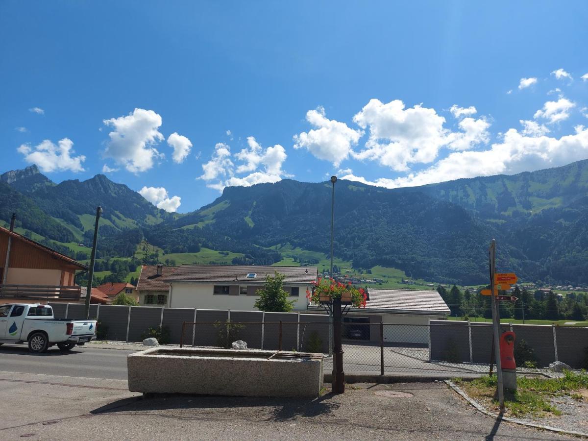 Appartement Voute En Gruyere Dans L'Intyamon Enney ภายนอก รูปภาพ